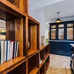 Exquisite Gem - Garden Apartment York
