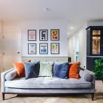 Exquisite Gem - Garden Apartment