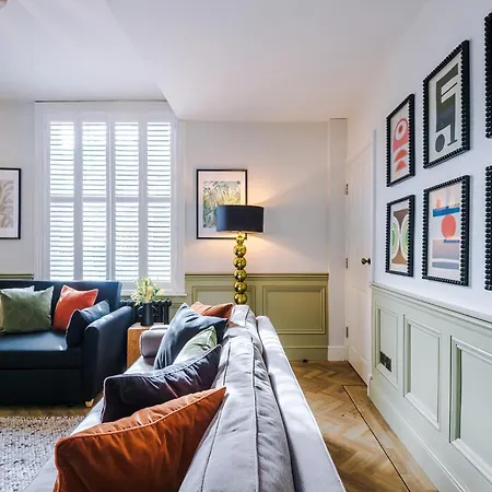 Exquisite Gem - Garden Apartment *