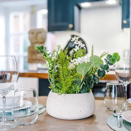 Exquisite Gem - Garden York