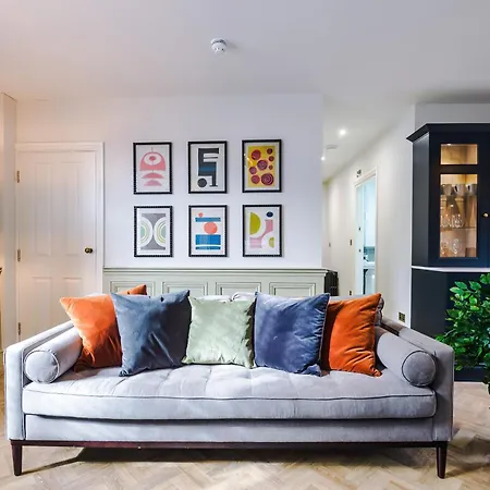 Exquisite Gem - Garden Apartment