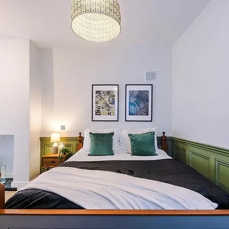 Exquisite Gem - Garden * York