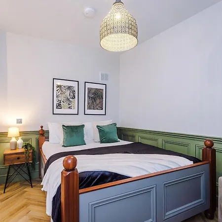 Exquisite Gem - Garden Appartement *