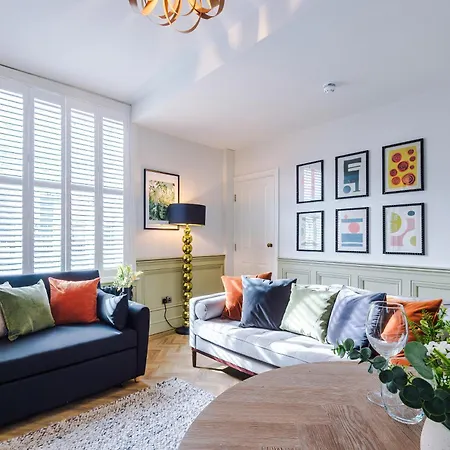 Exquisite Gem - Garden Appartement York