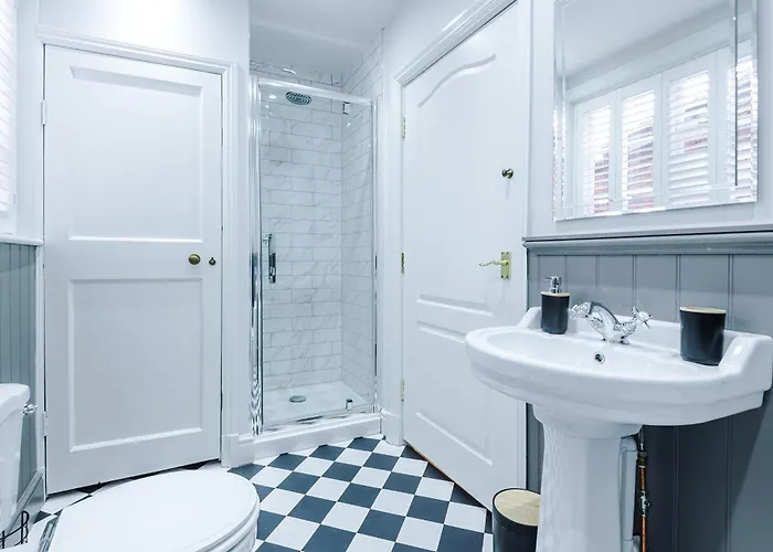 Exquisite Gem - Garden 公寓 *